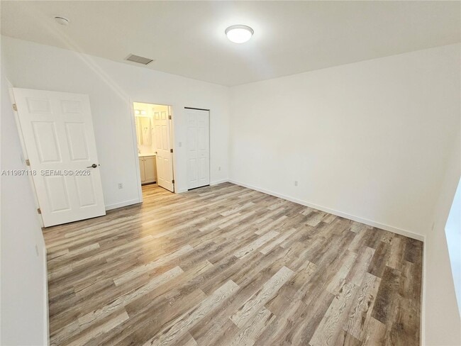 Building Photo - 127 NE 184th Terrace