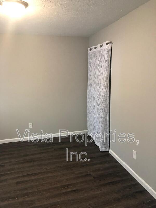Building Photo - 4800 Saddlebrook Ln