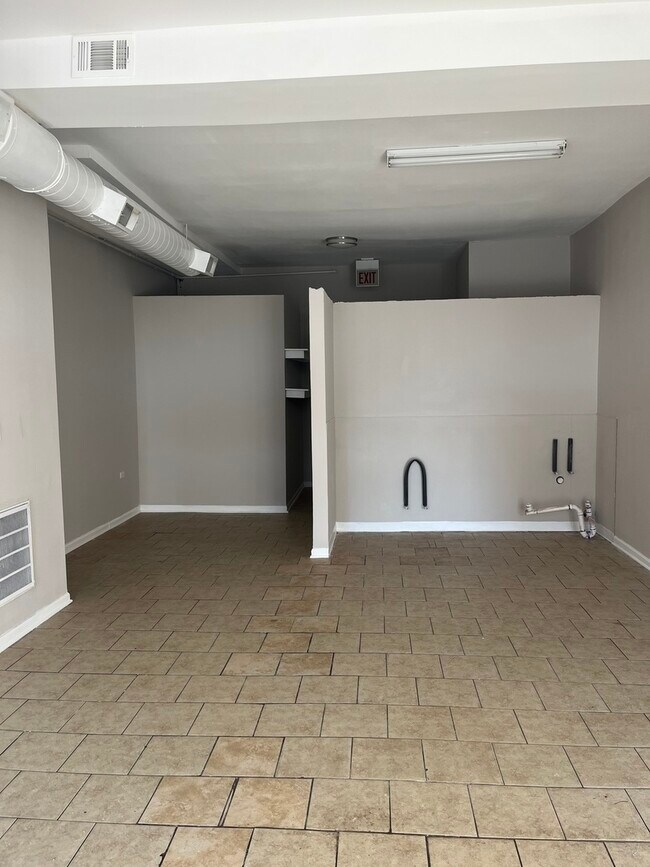 Building Photo - 2744 N Laramie Ave
