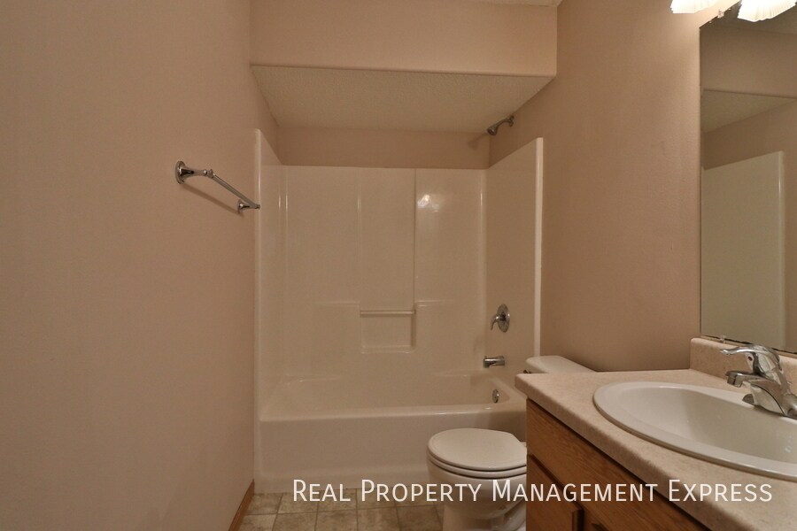 Building Photo - 1111 S Dundee Dr
