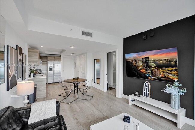 Building Photo - 121 NE 34th St