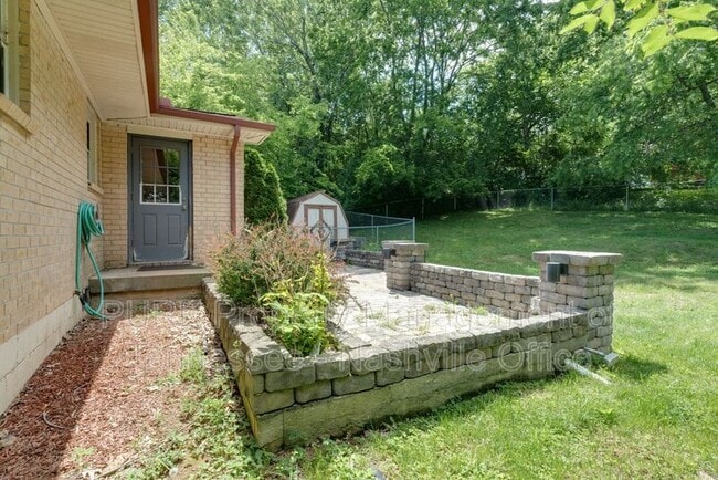 Building Photo - 110 Woodridge Dr