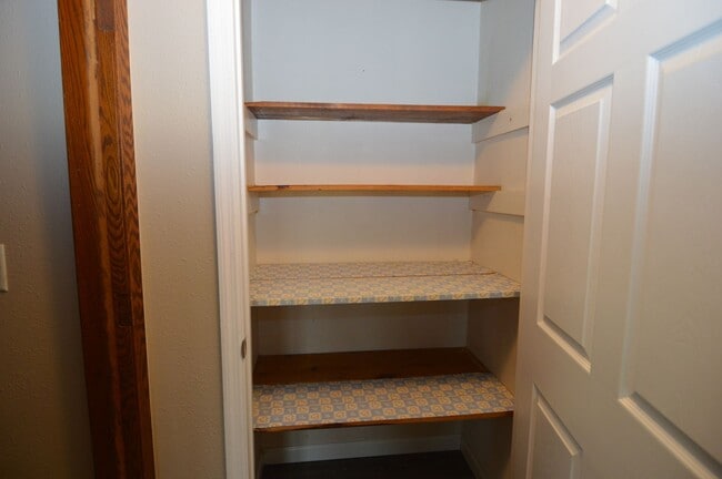 Building Photo - 5 Bedroom, 2 Bathroom House for Rent close to UND and Altru Hospital