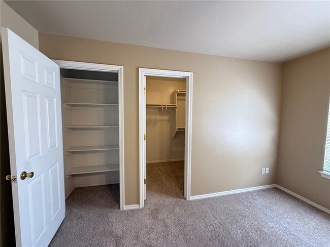 Building Photo - 2151 Skyler Dr