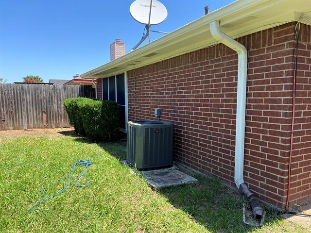 Building Photo - 5013 Hearthcrest Dr