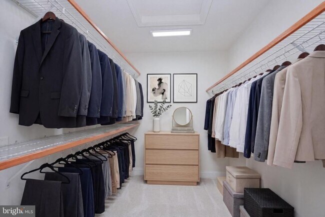 Building Photo - 28 Sterling Ct