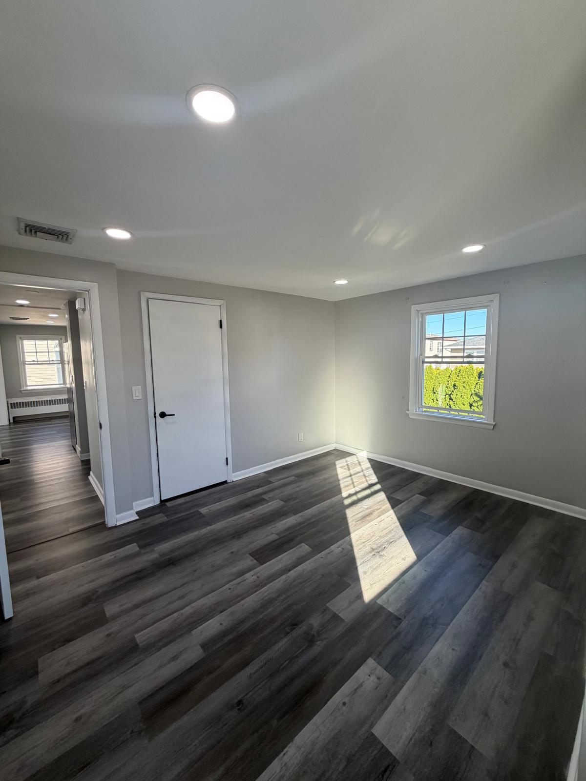 Building Photo - 115 Marconi St