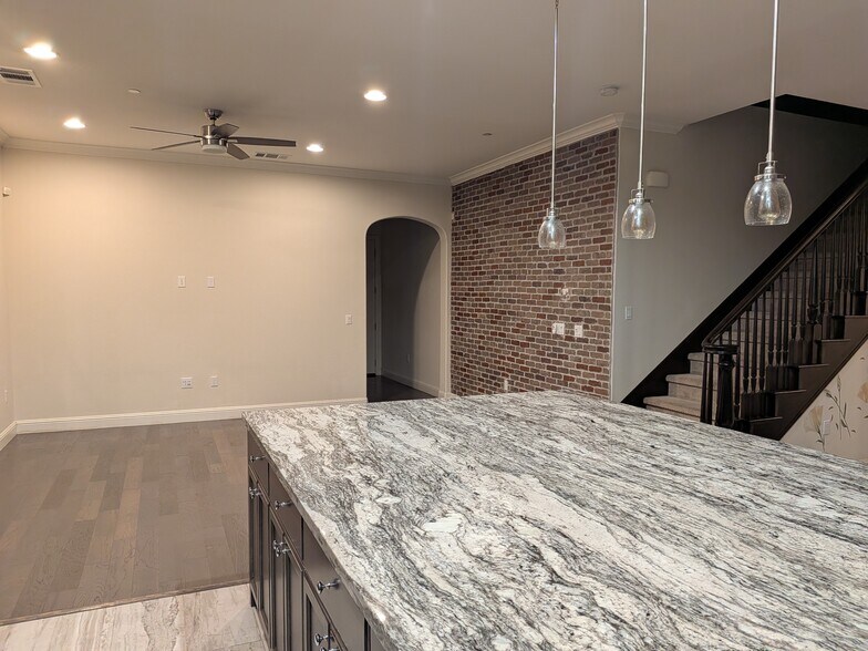 Living room - 427 Silvercrown Way