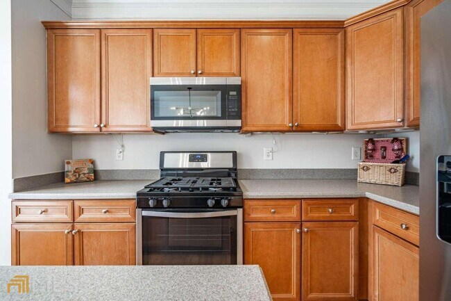 Building Photo - 1732 Highlands View Dr