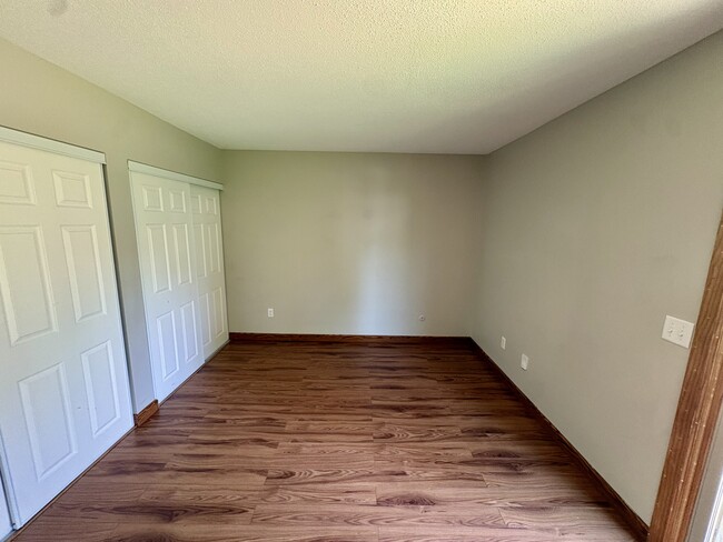 Building Photo - 4 Shining Rock Dr