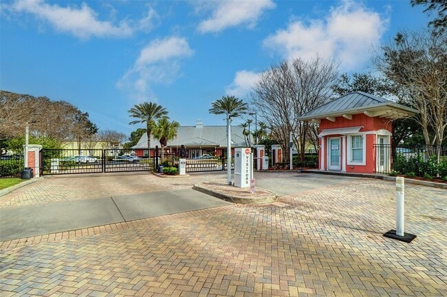 Building Photo - 136 Pompano Dr SE