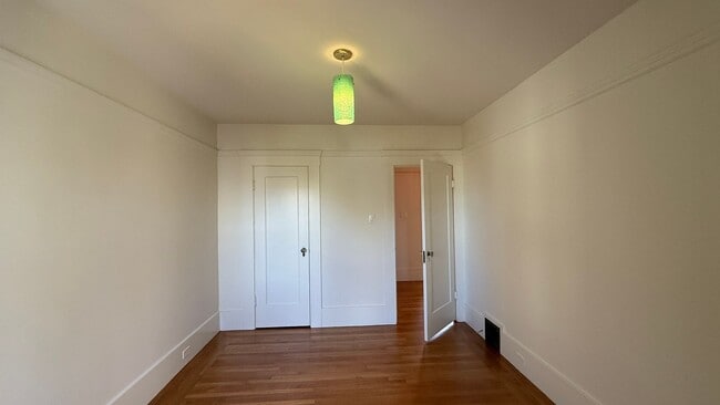 Building Photo - DREAM HOME! Spacious 3 BR + Sunroom/ 1.5 BA  in the Richmond area- AMSI