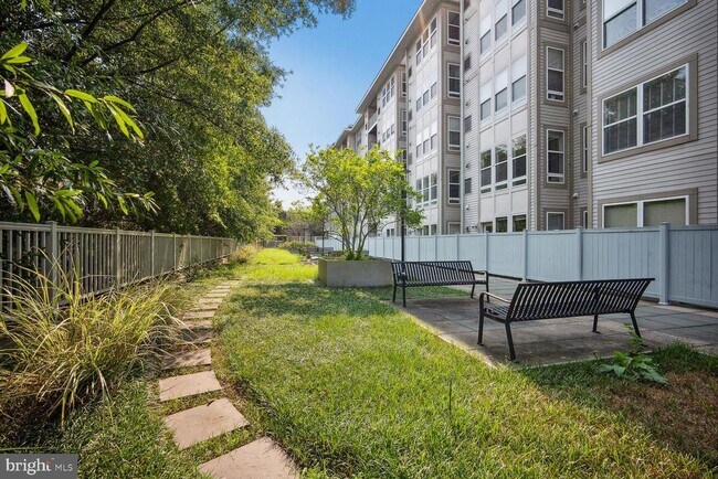 Building Photo - 8045 Newell St