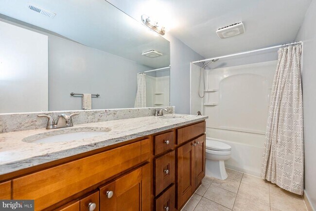Building Photo - 702 Quince Orchard Blvd