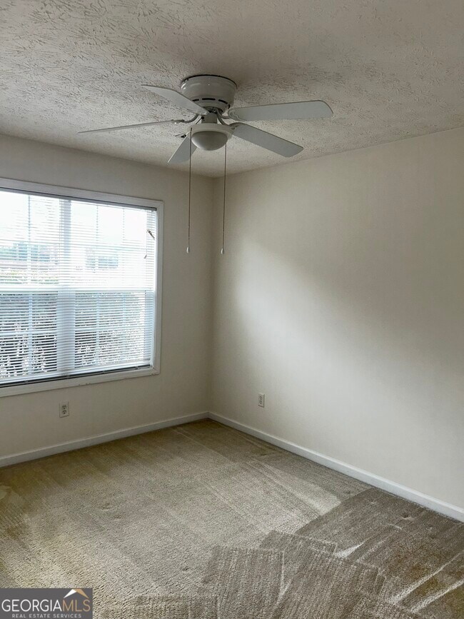 Building Photo - 20 Shenandoah Dr