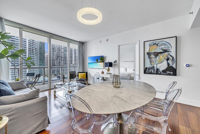 Building Photo - 485 Brickell Ave