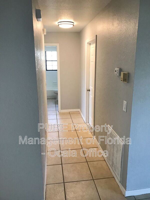 Building Photo - 24 Dogwood Dr Ct
