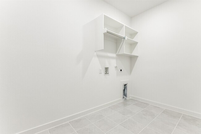 Building Photo - 4923 Bellhurst Dr