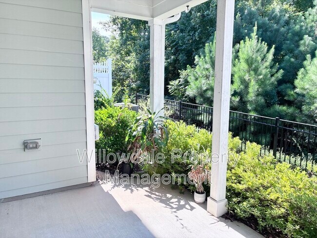 Building Photo - 1309 Little Hills Dr