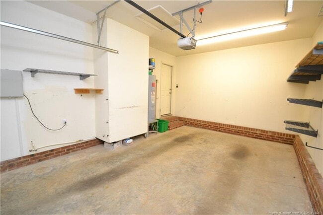 Building Photo - 5909 Royal Coach Ct