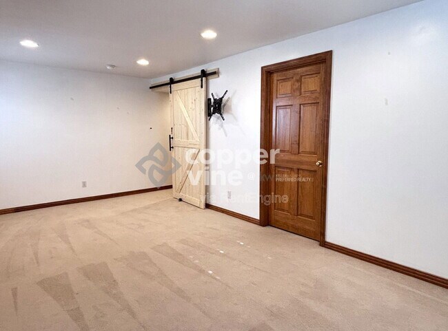 Building Photo - 1197 Clubhouse Dr