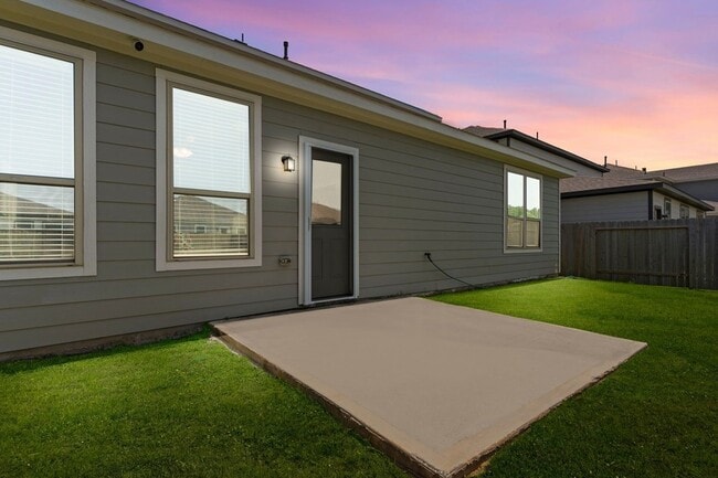 Building Photo - 9658 Caney Trails Rd