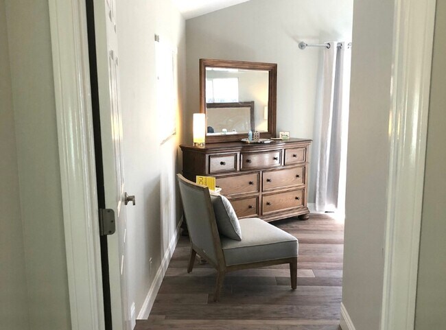 Building Photo - 2687 Ferdinand Rd