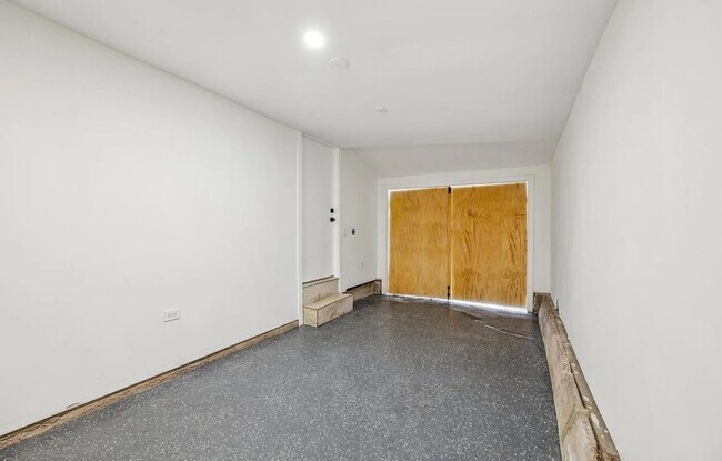 Building Photo - Charming 2 bedroom, 1 bathroom house