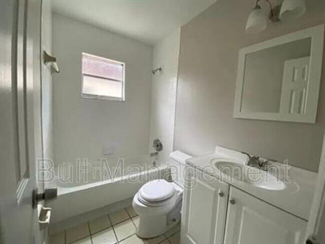 Building Photo - 5525 Lehigh Ave