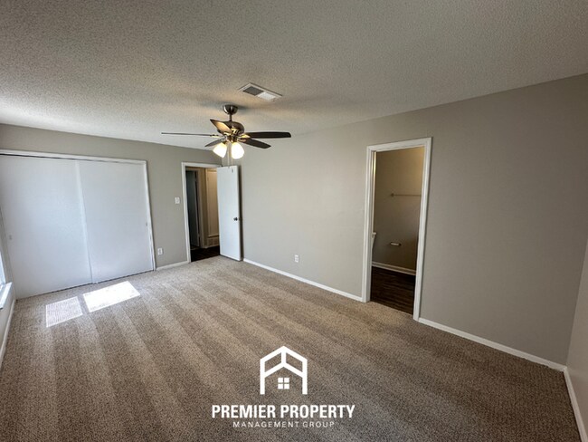 Building Photo - Newly Renovated 3BR/2BA in 38141 | Vaulted Ceilings, Fireplace & Fenced Yard