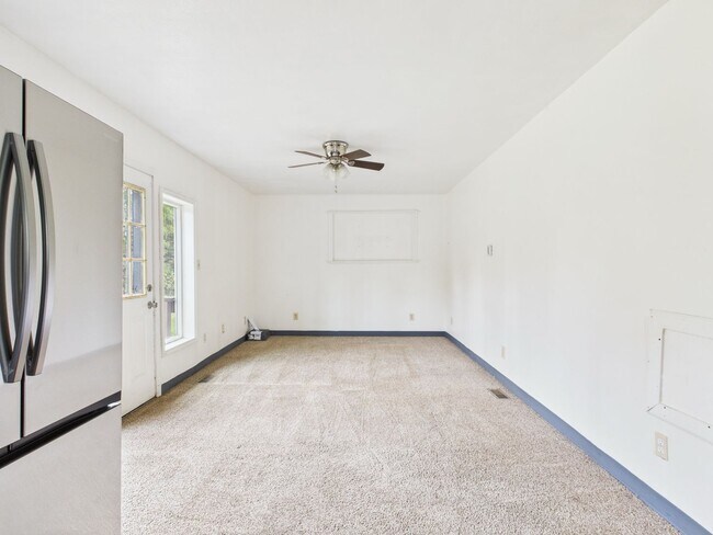 Building Photo - 3205 Repp Rd