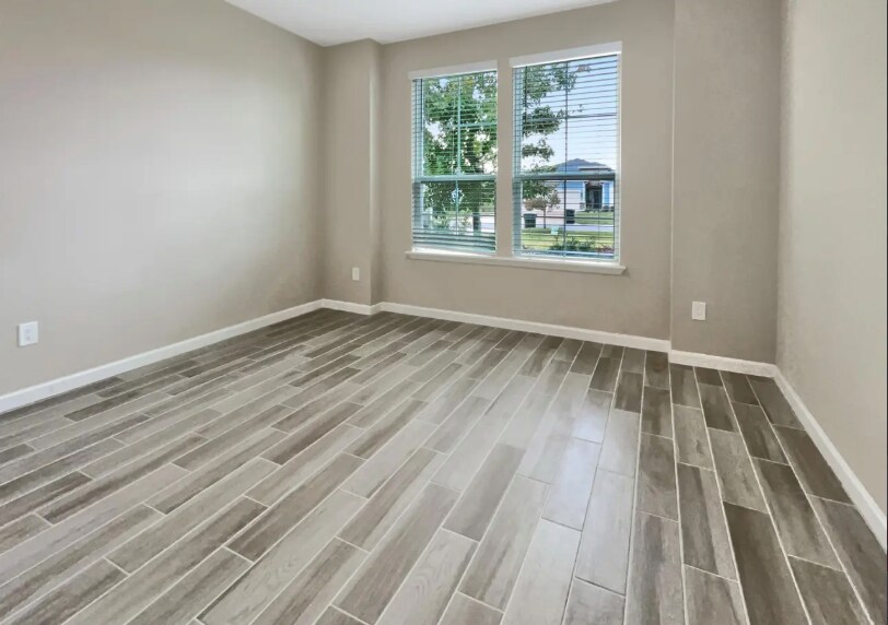 Building Photo - 2861 Brambleton Pl