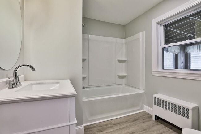 Building Photo - 139 Greeley St