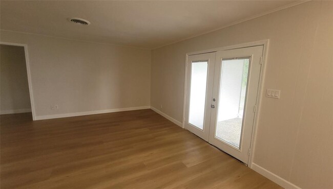 Building Photo - 11002 Melba Ln