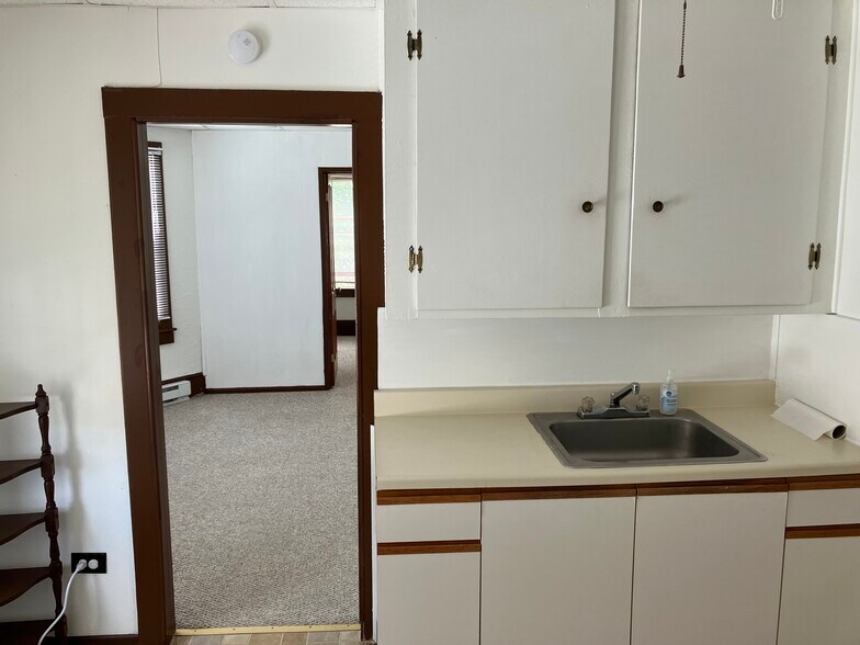 Kitchen - 1025 Willow St