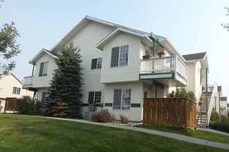 Building Photo - 3 Bedroom Apartment in Bozeman!