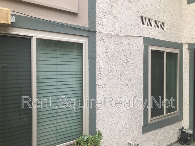 Building Photo - 779 N Sequoia Ln