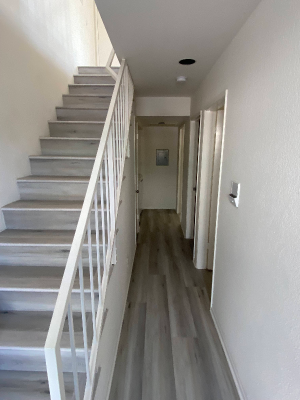 Building Photo - 861 Manhattan Beach Blvd