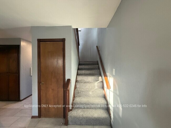 Building Photo - West Norman 2 Bed 1.5 Bath!