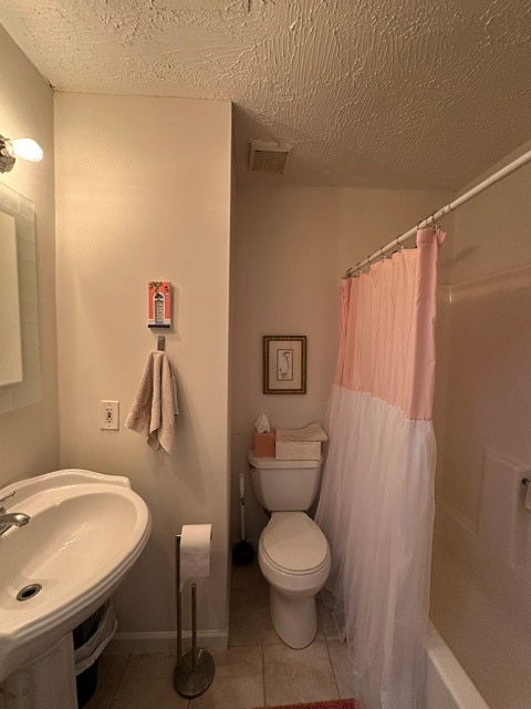 Downstairs Bathroom - 657 Home Avenue SE