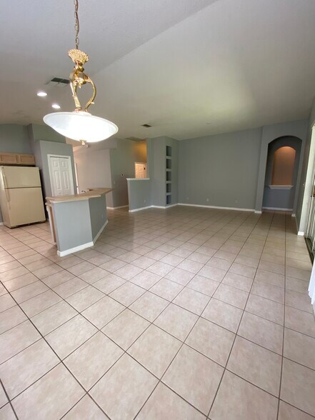 Building Photo - 4627 Dunnie Dr