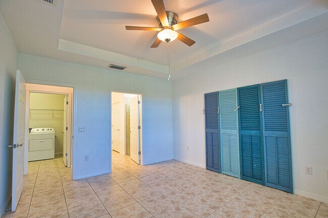 Building Photo - Annual Unfurnished 2 Bedroom 2 Bathroom Ho...