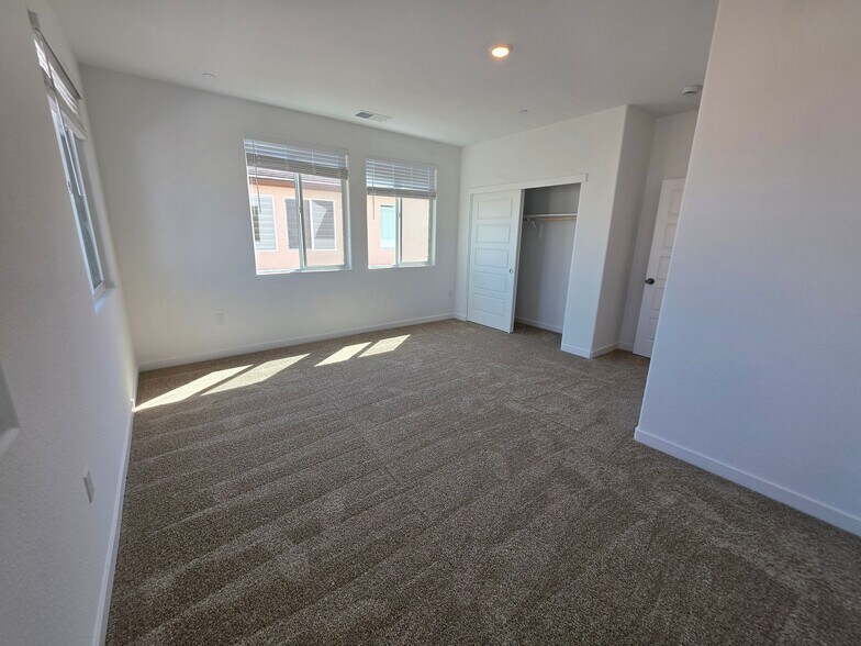 Building Photo - 10221 Terra Franca Wy