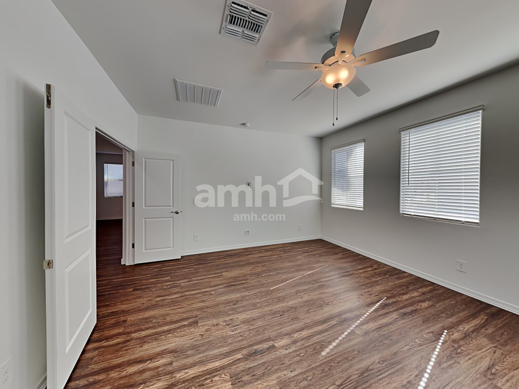 Building Photo - 15074 W Sherman St