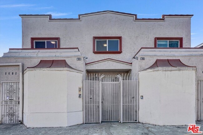 Building Photo - 5319 1/2 Normandie Ave