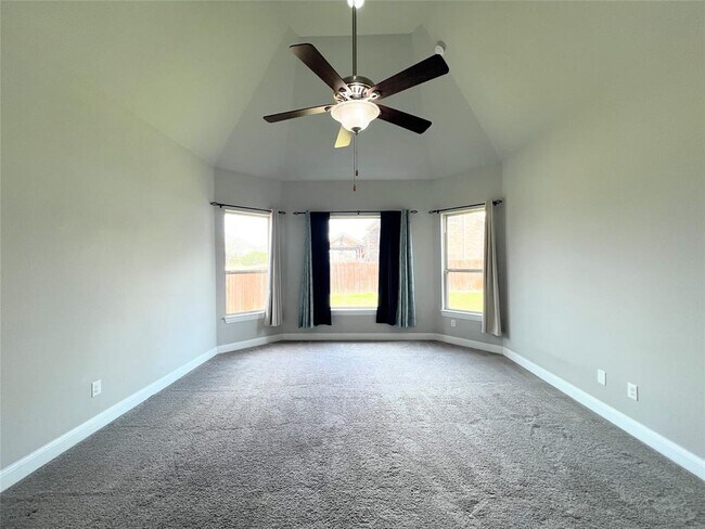 Building Photo - 2700 Hudson Ln