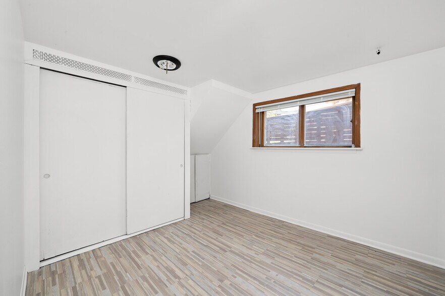 Walk-Through Bedroom - 1914 N 18th Ave