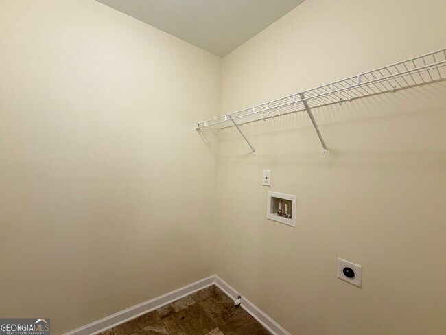 Building Photo - 18 Everett Cir SE