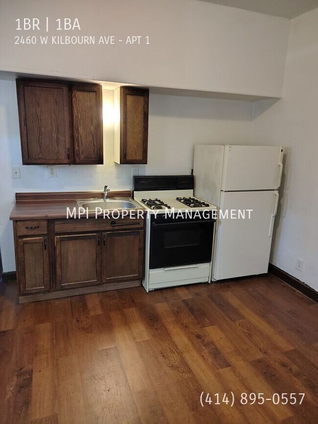Building Photo - 2460 W Kilbourn Ave