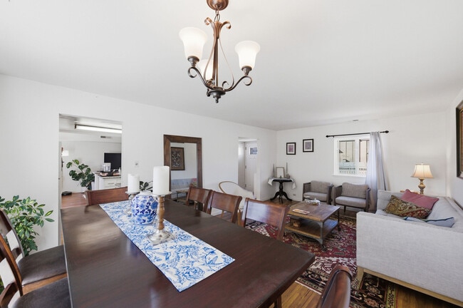 Building Photo - 1208 Admiralty Ln